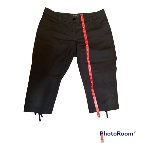 Ladies WHITE HOUSE BLACK MARKET Black Capris Size 4 - Picture 4 of 5